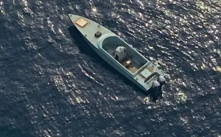 الجيش الأمريكي يطلق النار على زورق سريع قبالة فنزويلا