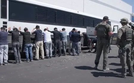 عودة أكثر من 300 عامل كوري جنوبي إلى وطنهم بعد احتجازهم لمدة أسبوع في أمريكا