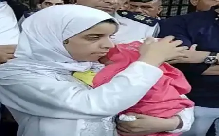 رضيع ودموع وانهيار في القاعة.. 20 صورة ترصد محاكمة المتهمة بقتل أطفال دلجا