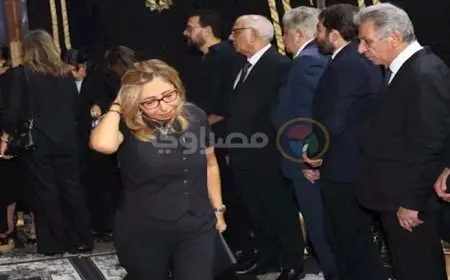 مي فاروق ولميس الحديدي.. نجوم الفن والإعلام في عزاء أرملة سيد مكاوي