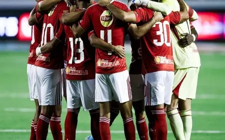 الأهلي يجمد مستحقات لاعبيه لحين عودة الانتصارات