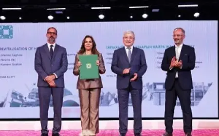 وزيرة التنمية المحلية ومحافظ الأقصر يتسلمان جائزة الآغا خان العالمية للعمارة 2025