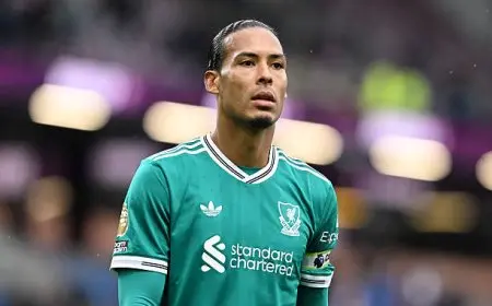 فان دايك: إيزاك تعويض مهم.. وننتظر منه قيادة هجوم ليفربول