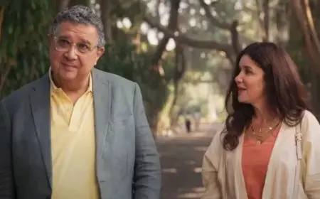 طرح إعلان فيلم “فيها ايه يعنى” استعدادا لعرضه بالسينمات