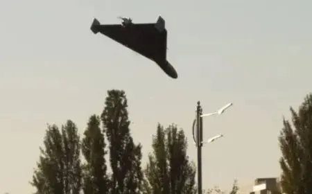 طائرة مسيرة إسرائيلية تلقي قنبلة صوتية على جنوبي لبنان