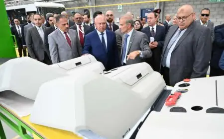 وزير الصناعة يفتتح خط إنتاج جديد لشركة MCV لتصنيع وتصدير الأتوبيسات الكهربائية