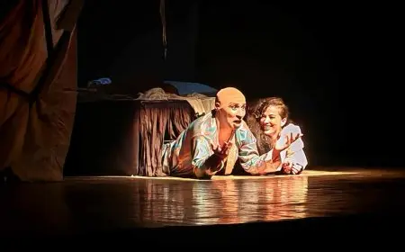 .. العرض الإماراتي 17 ساعة يرفع لافتة كامل العدد بمهرجان الإسكندرية المسرحي الدولي