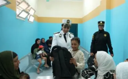 الداخلية توزع حقائب ومستلزمات مدرسية على أبناء نزلاء مراكز الإصلاح