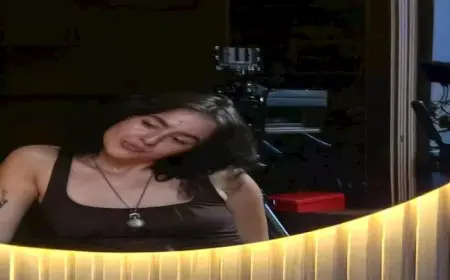 أحمد الفيشاوي يثير الجدل بصورة غامضة.. والجمهور يتساءل: “مين دي؟”