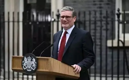 ستارمر: نعمل مع أمريكا لإنهاء الكارثة الإنسانية بالشرق الأوسط