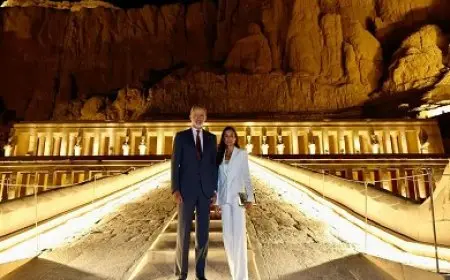 في زيارة تاريخية.. ملك إسبانيا وقرينته يضيئان معبد حتشبسوت بسحر فرعوني