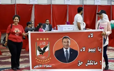 «كمل مشوارك».. لافتات دعم الخطيب في الجمعية العمومية للأهلي