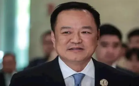 ملك تايلاند يقر الحكومة الجديدة بقيادة رئيس الوزراء أنوتين شارنفيراكول