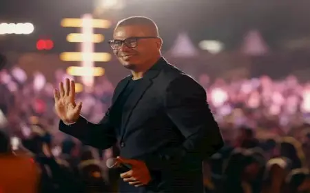 بالصور.. عمرو دياب يتألق في حفل خاص بسفح الأهرامات