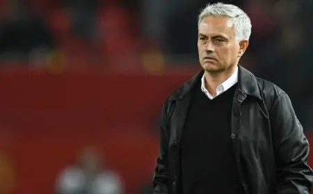 »وادوني بالتي كانت هي الداء».. مورينيو يعود لبنفيكا بعد جرح الإخفاق الأوروبي