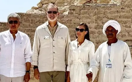 رئيس عمال الحفائر يمزح مع ملك إسبانيا: جحوتي يتمنى عودتك.. والأخير: سأعود قريبًا