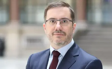 “مسلم وابنه اسمه علي”.. من هو ريتشاردسون سفير بريطانيا الجديد في القاهرة؟