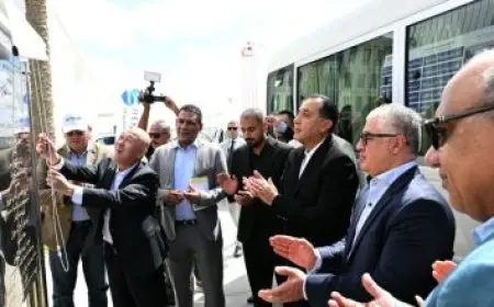 تفريغ السفينة الإماراتية حمدان الإنسانية بميناء العريش تمهيدا لإدخال مساعداتها إلى غزة