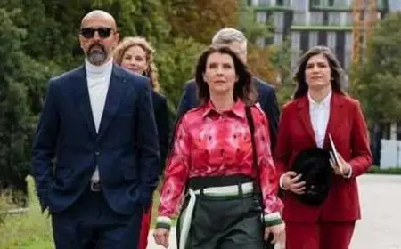 تفاعل واسع على ظهور نائبة هولندية ترتدي قميصًا يجسد العلم الفلسطيني | فيديو