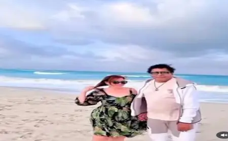 ضحك وحب.. إلهام شاهين مع محمد منير على البحر في أحدث ظهور