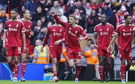 ليفربول يحسم ديربي الميرسيسايد بثنائية أمام إيفرتون ويعزز صدارته للبريميرليج