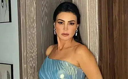 فستان لامع وفتحة ساق.. دينا فؤاد تخطف الأنظار من أحدث ظهور