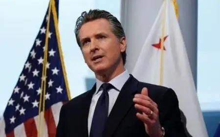 حاكم كاليفورنيا يوقع قانونًا يمنع معظم ضباط الشرطة من ارتداء الأقنعة في بعض العمليات