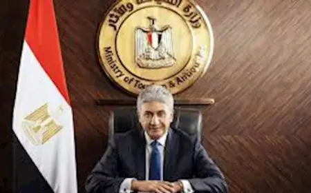 أول تعليق من وزير السياحة والآثار على سرقة الإسورة الذهبية من المتحف المصري