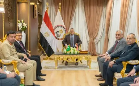 وزير الإنتاج الحربي يبحث مع السفير الباكستاني بالقاهرة تعزيز التعاون الصناعي والعسكري