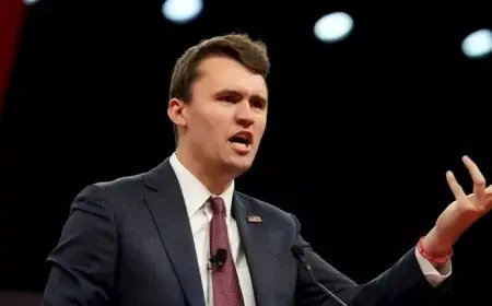 قبل اغتياله بيوم.. تشارلي كيرك يبعث رسالة خاصة لصحفي.. ماذا جاء فيها؟ (صورة)