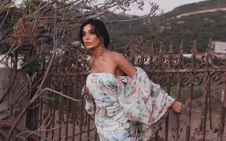 فستان أنيق ورسالة غامضة.. أحدث ظهور لـ نادين الراسي (صور)