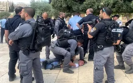 قوات الاحتلال تعتقل فلسطينيين في القدس الشرقية بتهمة دعم حماس