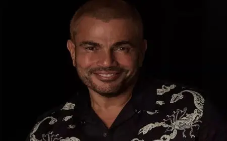 عمرو دياب يحتفل بتخطي أغنية بابا 100 مليون مشاهدة في شهرين