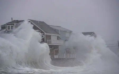 العاصفة الاستوائية ناردا تتشكل في المياه قبالة سواحل المكسيك