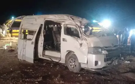 6 مصابين في انقلاب ميكروباص أسفل محطة مترو قباء