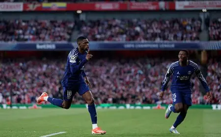 ديمبلي يشكر ميسي وبرشلونة بعد التتويج بالكرة الذهبية