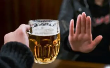 دراسة: تناول الكحوليات وتدخين القنب يجعلك أكثر جاذبية للبعوض