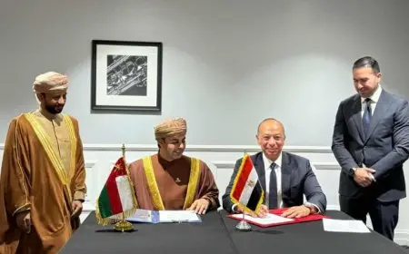 مصر وسلطنة عمان توقعان مذكرة تفاهم لتعزيز التعاون في مجال الطيران المدني