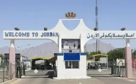 الأردن يعلن إغلاق جسر الملك حسين أمام حركة المسافرين والشحن