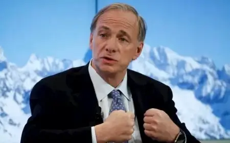 ملياردير أمريكي يحذر من الدولار واليورو وينصح بشراء اليوان والذهب