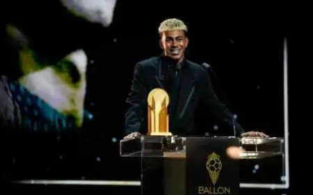 أول تعليق من لامين يامال بعد فوز ديمبيلي بالكرة الذهبية