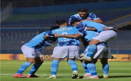 بيراميدز يصل إلى ملعب الأنماء لمواجهة الأهلي السعودي