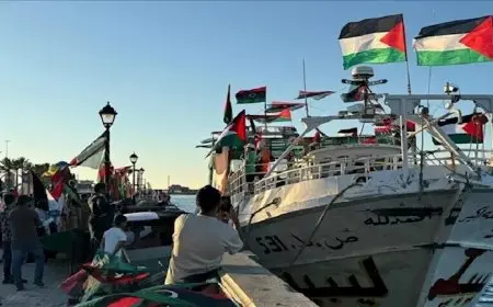 أسطول الصمود: رصدنا 13 انفجارًا وتشويشًا في الاتصالات على متن قوارب الأسطول