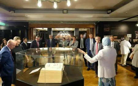 وفد دنماركي رفيع المستوى يزور معرض «سيرة ومسيرة» في الجامعة العربية