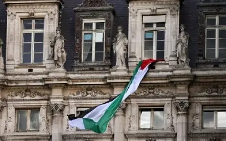 تعليمات للمباني الحكومية في فرنسا بإنزال العلم الفلسطيني