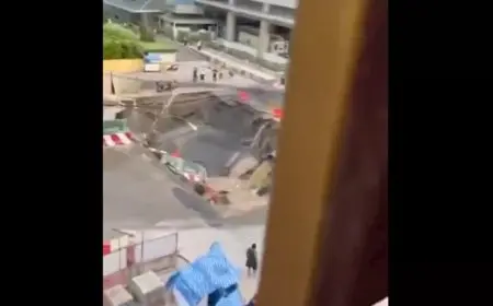 بالفيديو.. حفرة عملاقة تبتلع شارعًا رئيسيًا في تايلاند