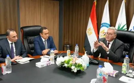 في زيارة مفاجئة.. وزير البترول يتابع تطور إنتاج حقول الفرعونية ببورسعيد