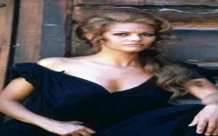 “لم ترشح للأوسكار وأختيرت أجمل فتاة إيطالية”..20 صورة ومعلومات عن النجمة الراحلة كلاوديا كاردينالي