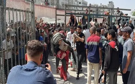 13 شهيدا وإصابات جراء قصف طائرات الاحتلال خيمة تؤوي نازحين بالنصيرات وسط قطاع غزة