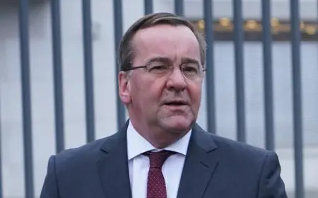 وزير الدفاع الألماني: لسنا في حالة حرب لكننا لم نعد نعيش سلاما كاملا